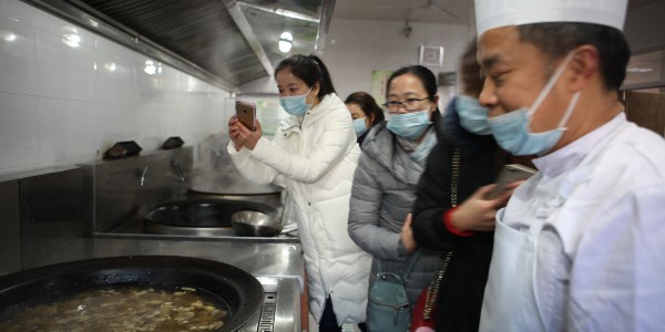 杭州學校廚房工程哪家可以做-做工程專業很重要（宇杰廚具）